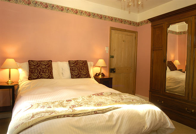 Hillhead Farm - Award Winning Farmhouse Bed and Breakfast